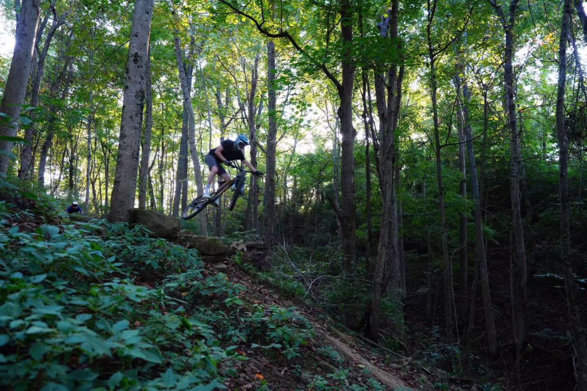 Aggressive DH Enduro Test ICANIAN New Carbon DH Wheelset DH40 on Park & Rocky Trails -08